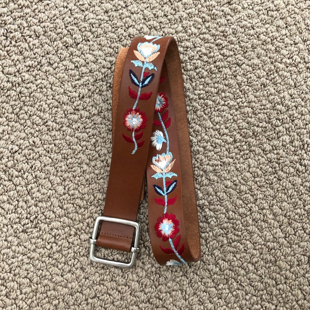 Embroidered Flower Belt🐻